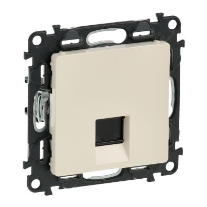 LEGRAND VALENA LIFE COMPUTER SOCKET 1XRJ45 5CAT.5E FTP CREAM