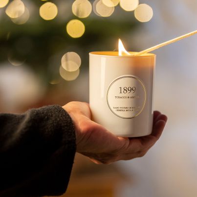 Cereria Molla Premium candle Tobacco & Amber 230g. White